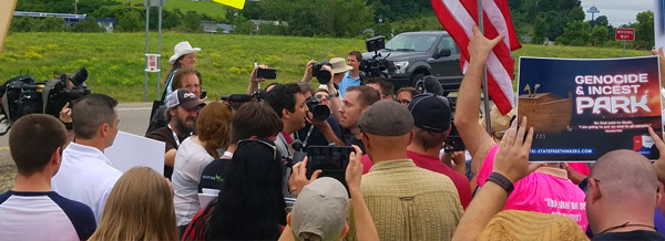 Eric-Hovind-and-David-Silverman-Faceoff-at-Protest-July-7-2016